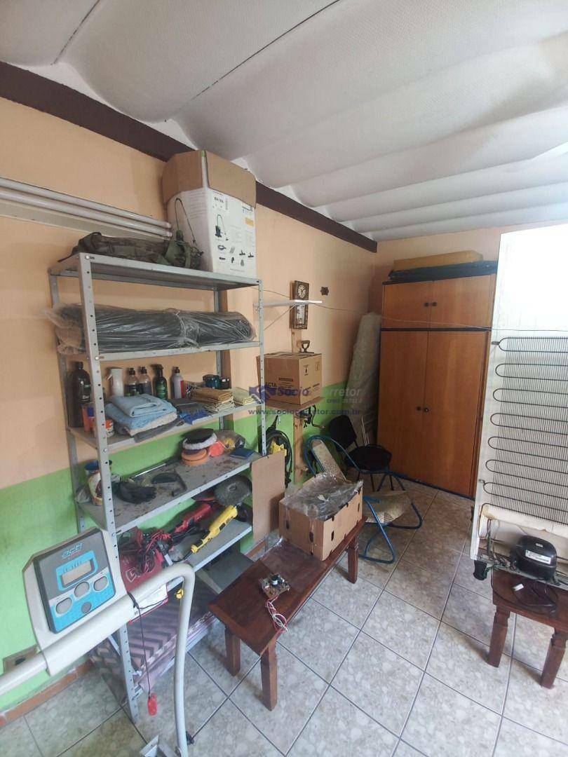 Casa à venda com 3 quartos, 310m² - Foto 16