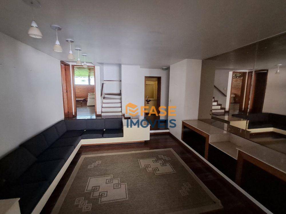 Casa à venda com 5 quartos, 260m² - Foto 4