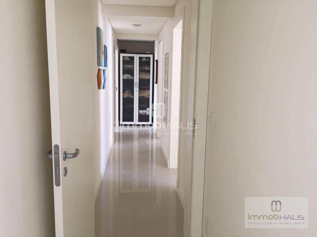 Apartamento à venda com 3 quartos, 130m² - Foto 6