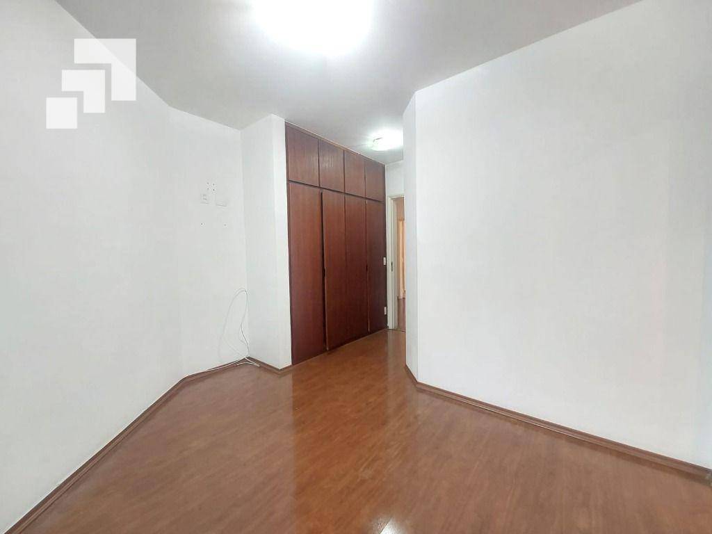 Apartamento para alugar com 3 quartos, 102m² - Foto 13