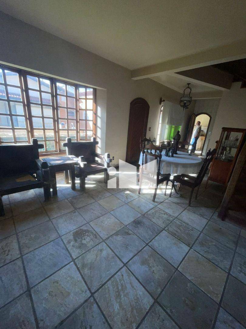 Casa de Condomínio para alugar com 5 quartos, 580m² - Foto 5