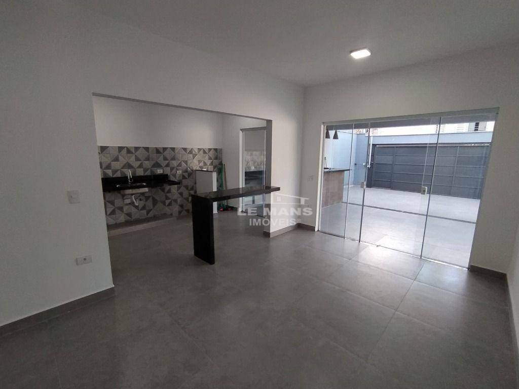 Casa à venda com 3 quartos, 131m² - Foto 12