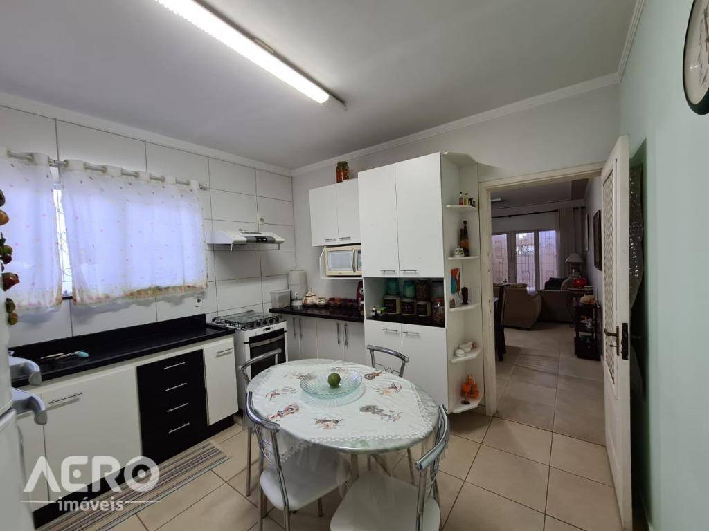 Casa à venda com 3 quartos, 195m² - Foto 30