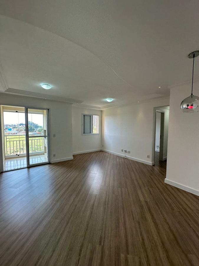 Apartamento à venda com 2 quartos, 74m² - Foto 3