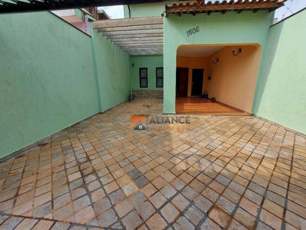 Casa à venda com 3 quartos, 108m² - Foto 2