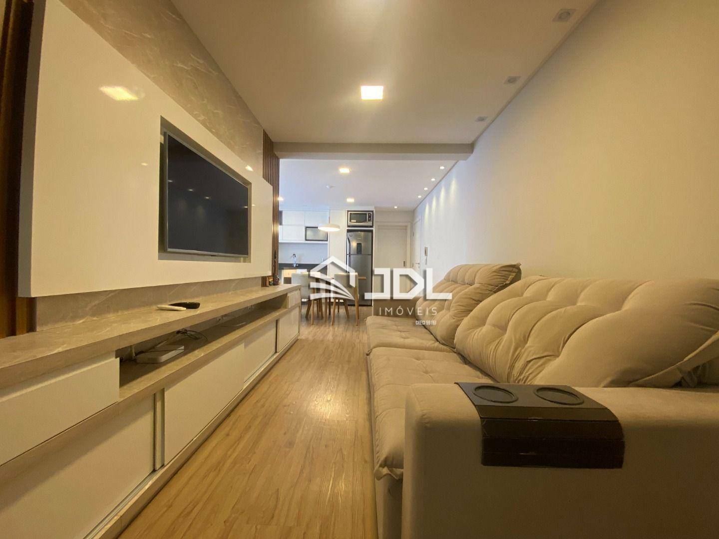 Apartamento à venda com 2 quartos, 75m² - Foto 4