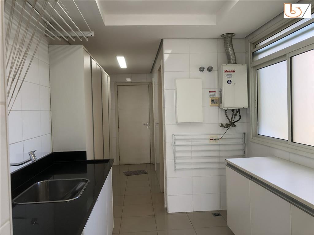 Apartamento para alugar com 3 quartos, 201m² - Foto 12