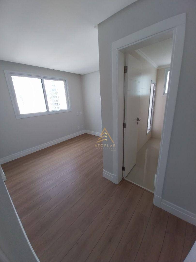 Apartamento à venda com 4 quartos, 131m² - Foto 5