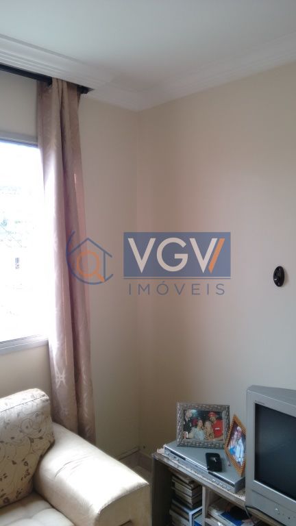 Apartamento à venda com 2 quartos, 42m² - Foto 2