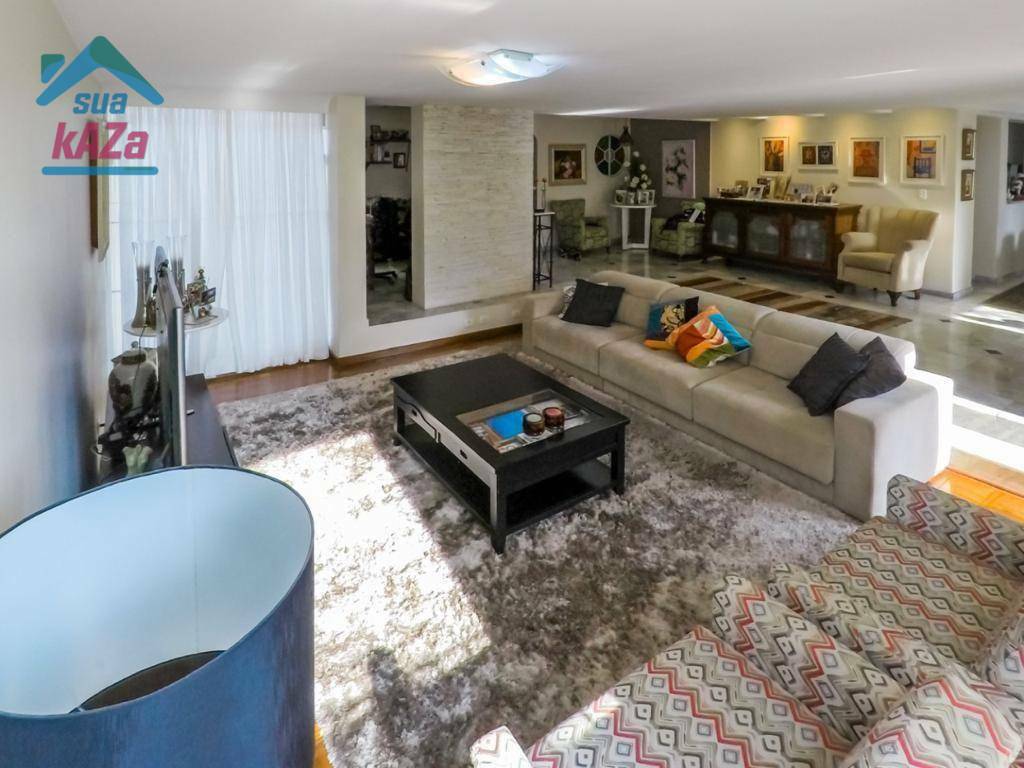 Apartamento à venda com 3 quartos, 218m² - Foto 1