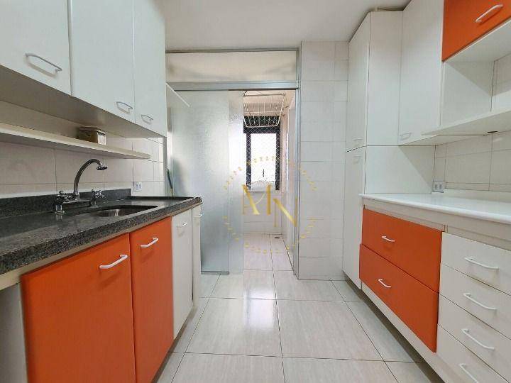 Apartamento para alugar com 2 quartos, 75m² - Foto 8