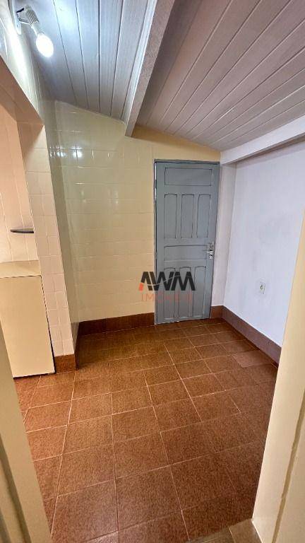 Casa à venda com 4 quartos, 380m² - Foto 14