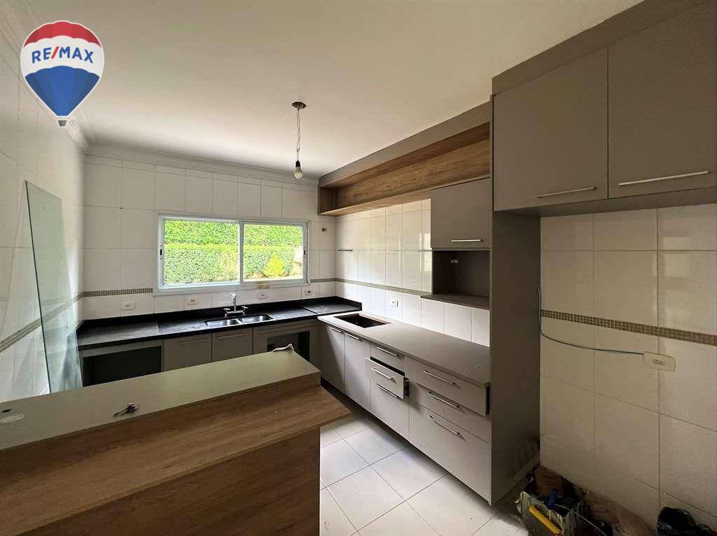 Casa para alugar com 4 quartos, 380m² - Foto 12