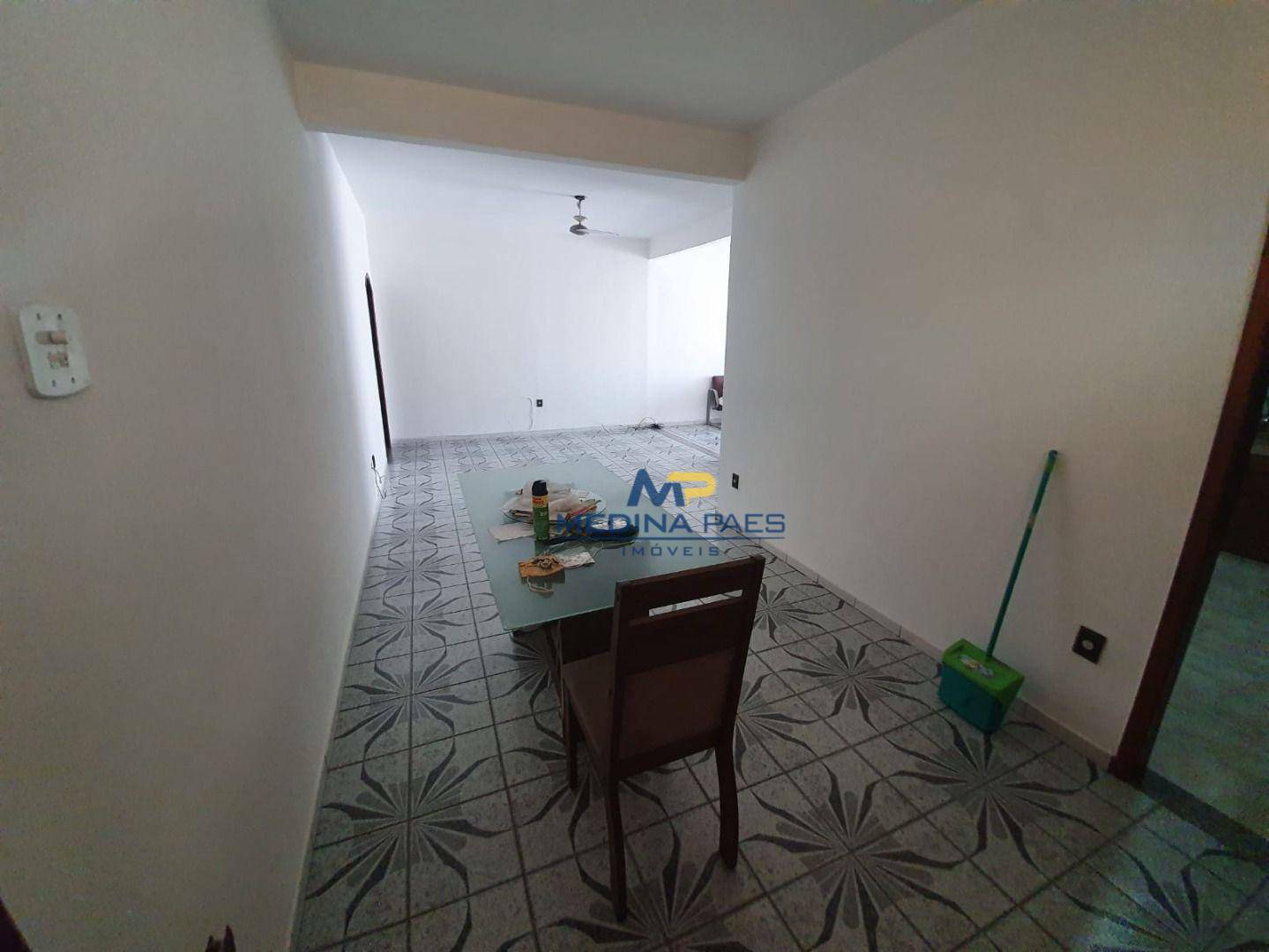 Casa à venda com 4 quartos, 360m² - Foto 4