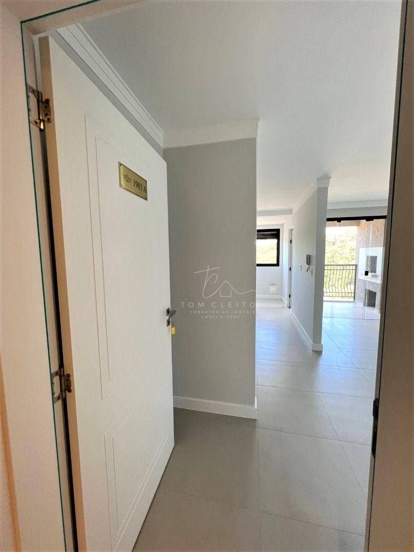 Apartamento à venda com 2 quartos, 70m² - Foto 2