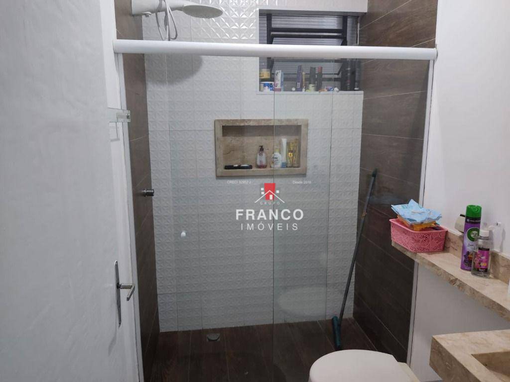 Casa à venda com 3 quartos, 270m² - Foto 15