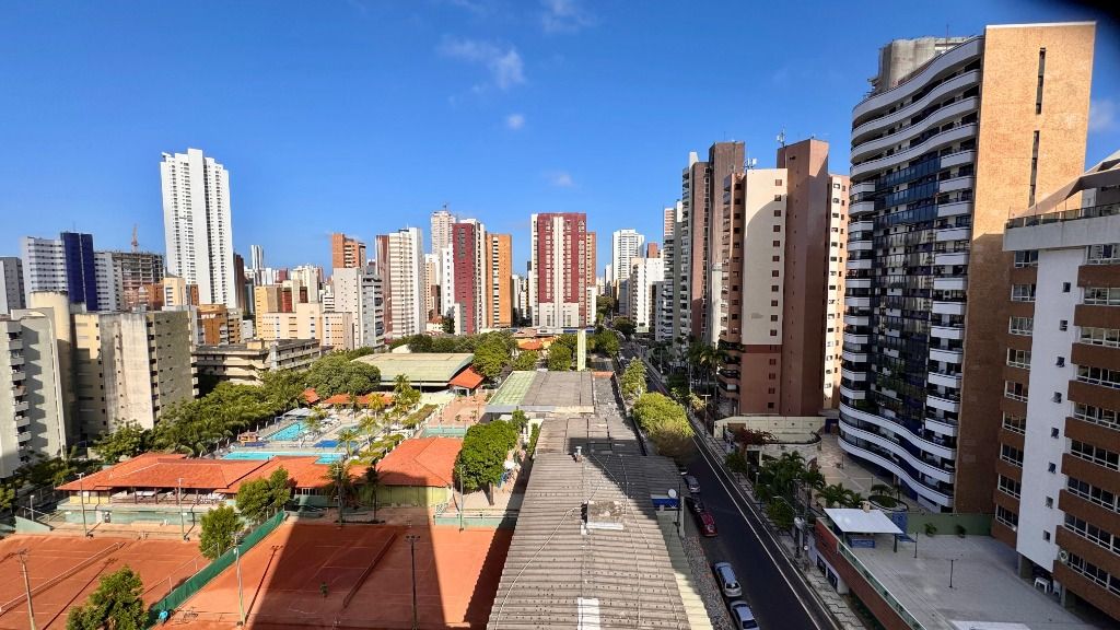 Apartamento à venda com 3 quartos, 173m² - Foto 4