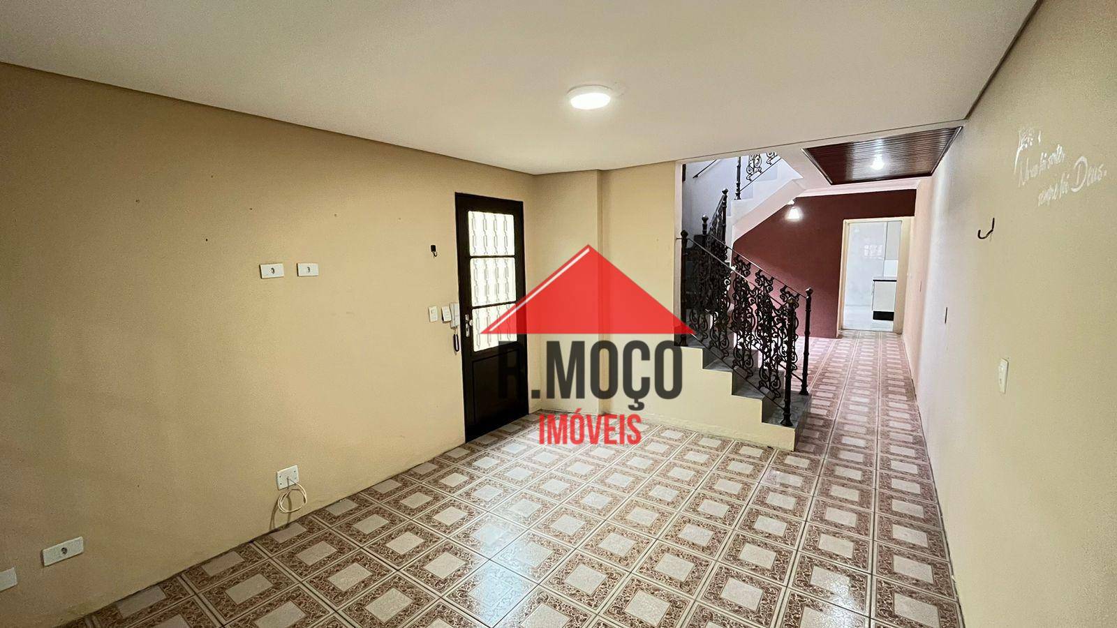 Sobrado à venda com 3 quartos, 226m² - Foto 2