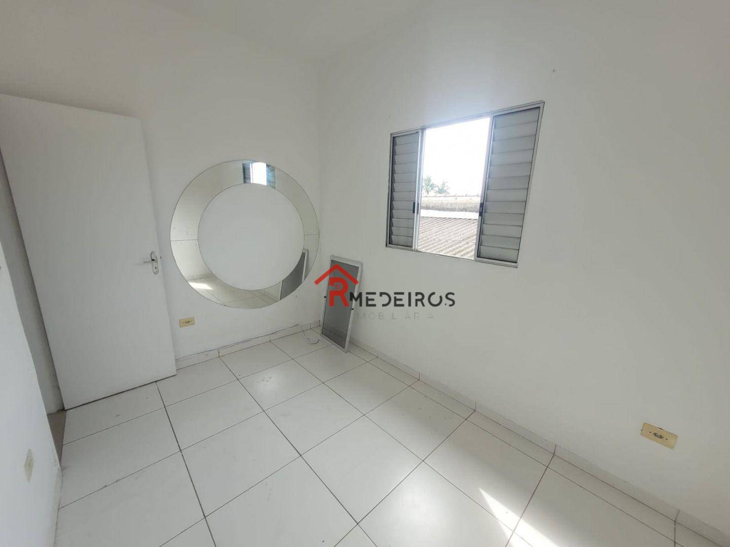 Casa à venda com 2 quartos, 45m² - Foto 6