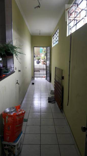 Sobrado à venda com 4 quartos, 300m² - Foto 8