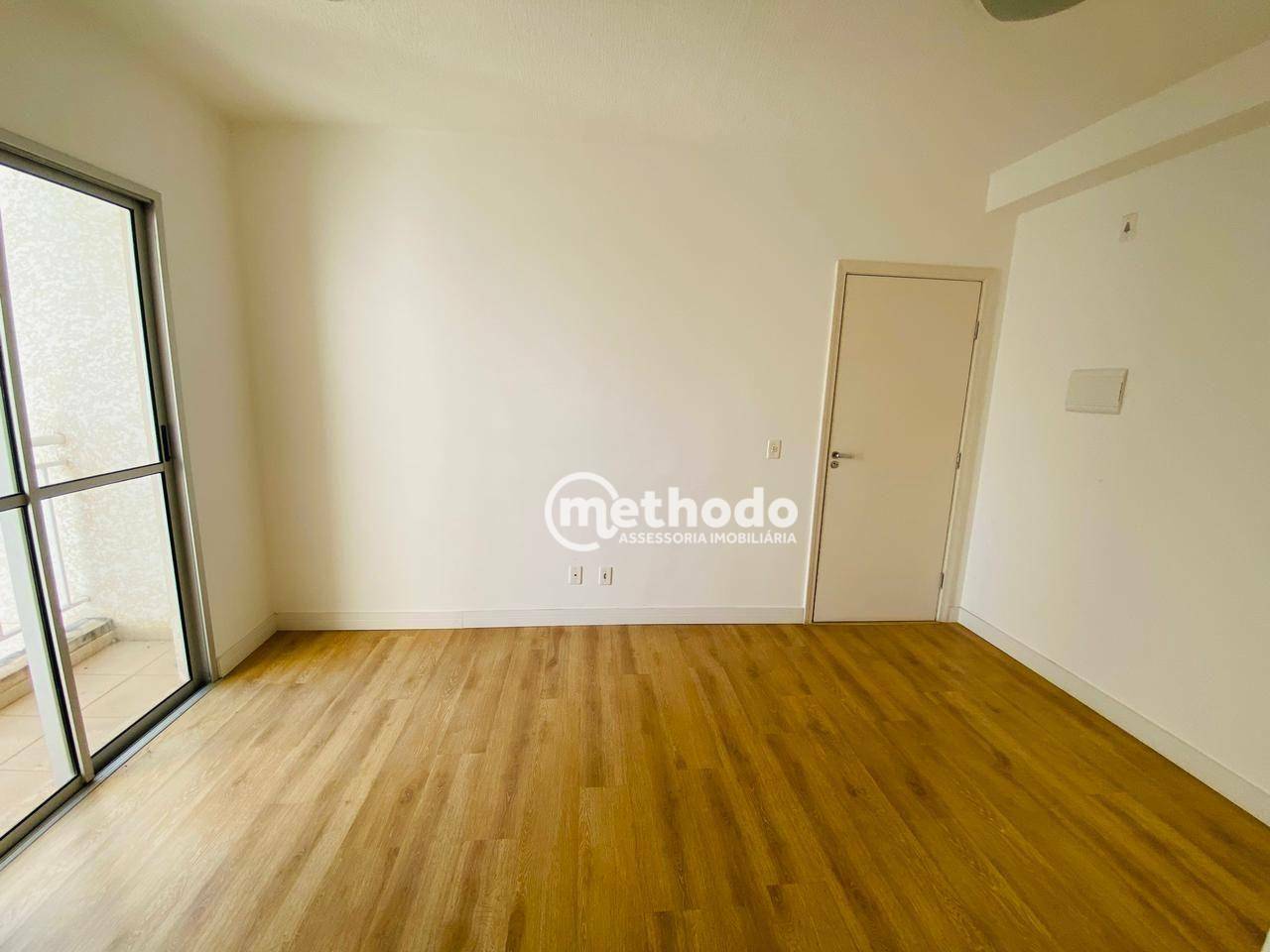 Apartamento à venda com 2 quartos, 67m² - Foto 2