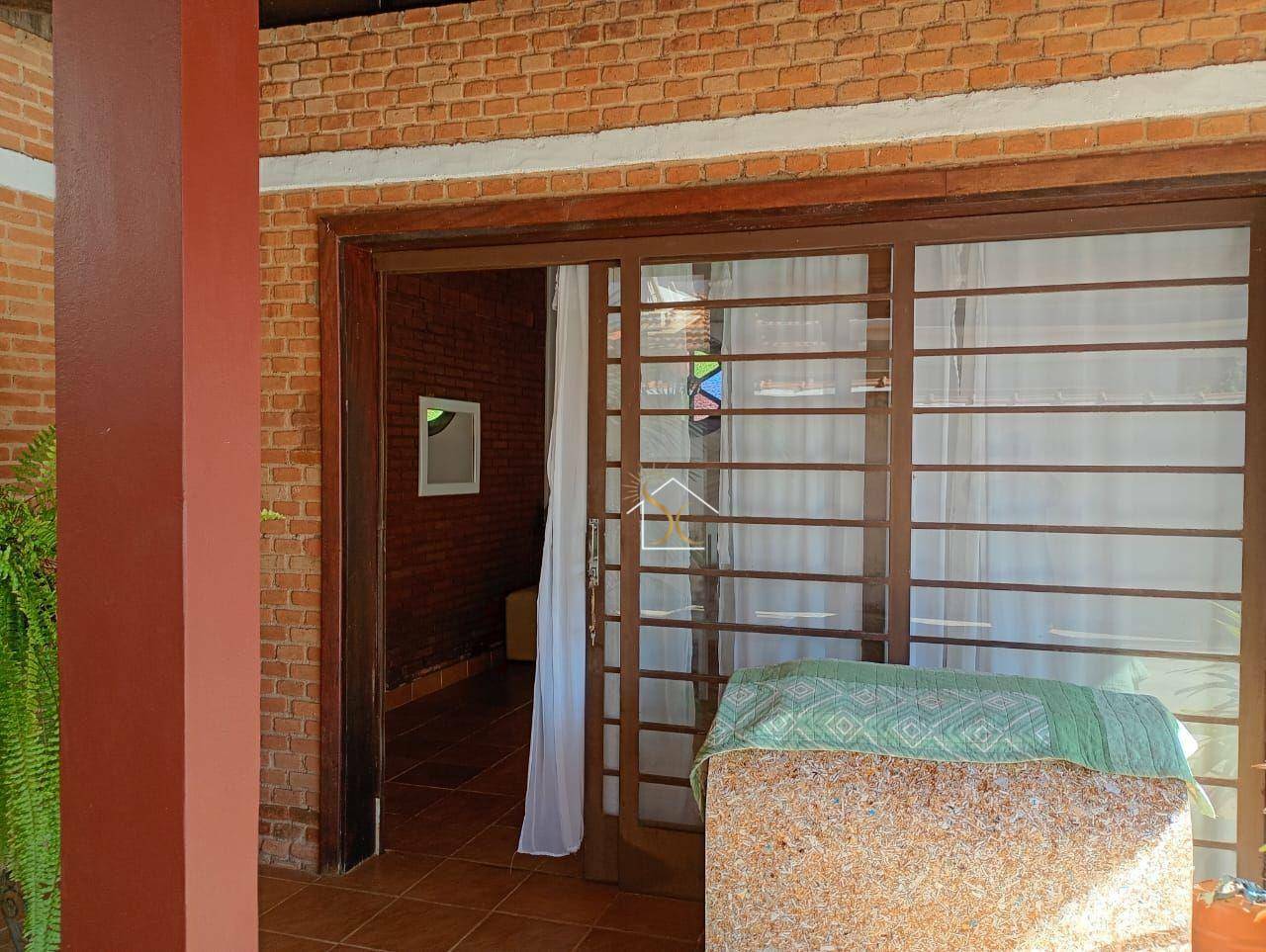 Casa à venda com 2 quartos, 70m² - Foto 3