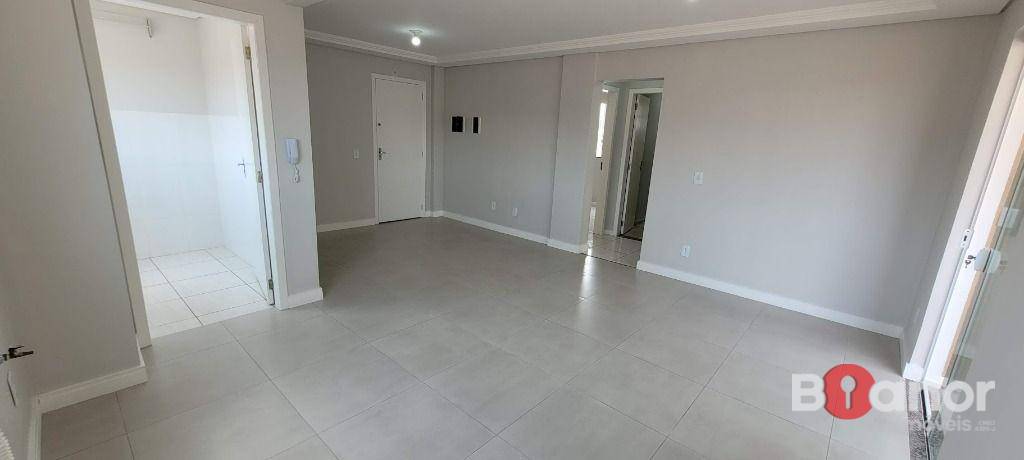 Apartamento à venda com 2 quartos, 67m² - Foto 2