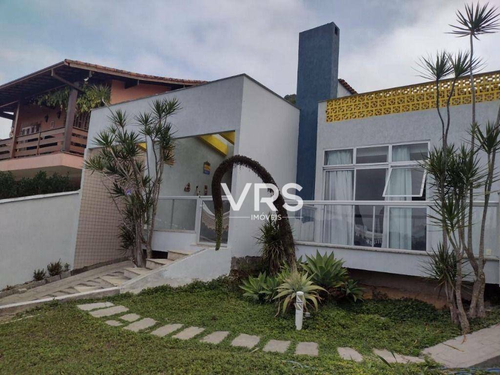 Casa à venda com 5 quartos, 250m² - Foto 1