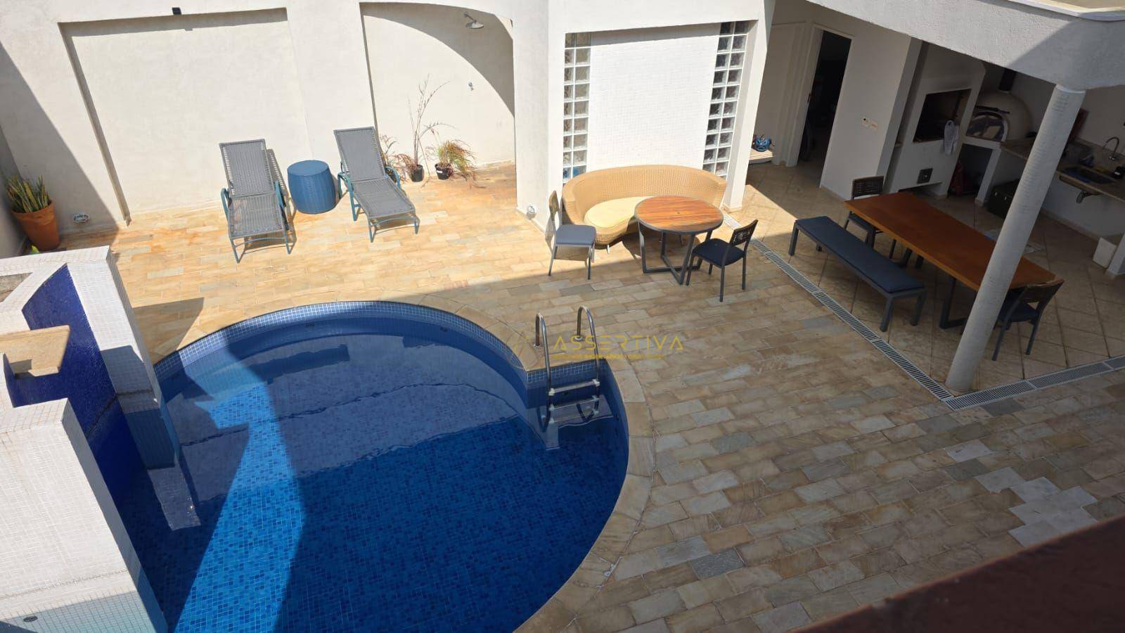Casa de Condomínio para alugar com 4 quartos, 380m² - Foto 18