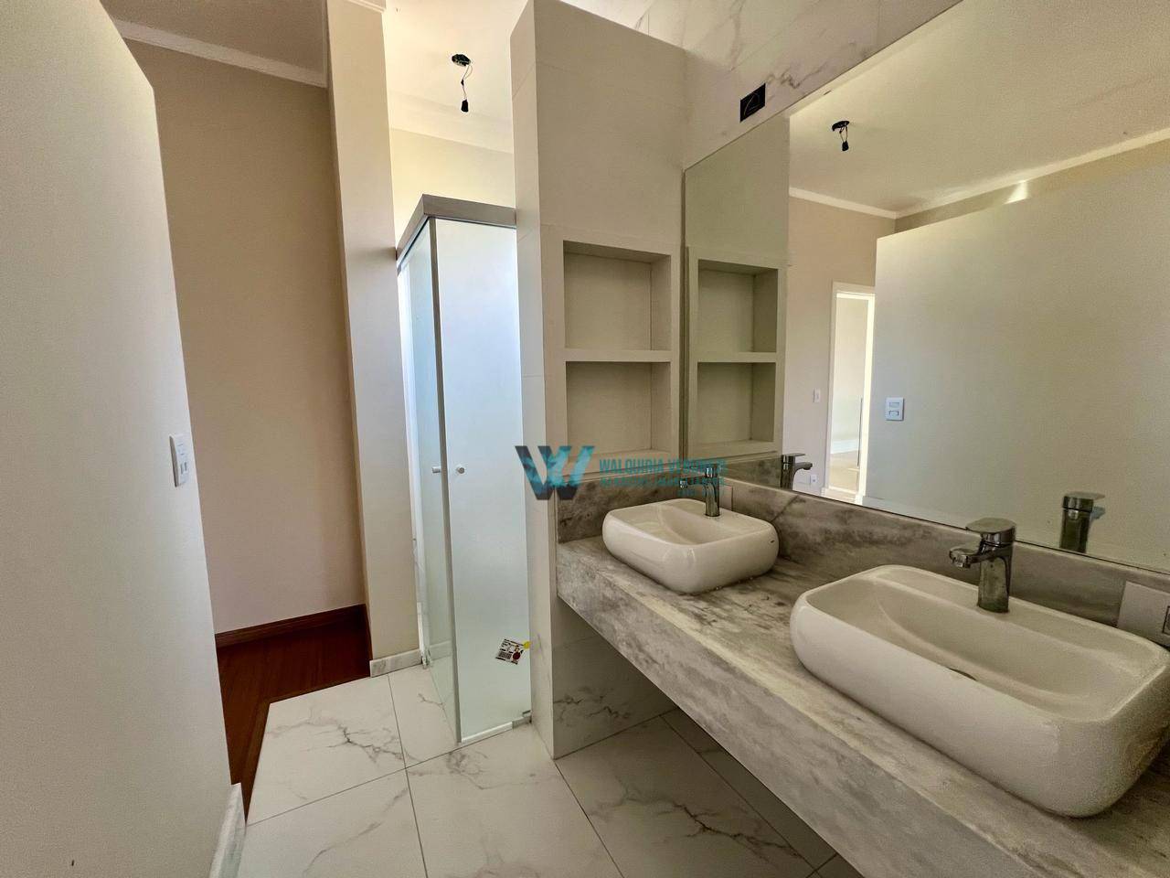 Casa à venda e aluguel com 4 quartos, 305m² - Foto 31