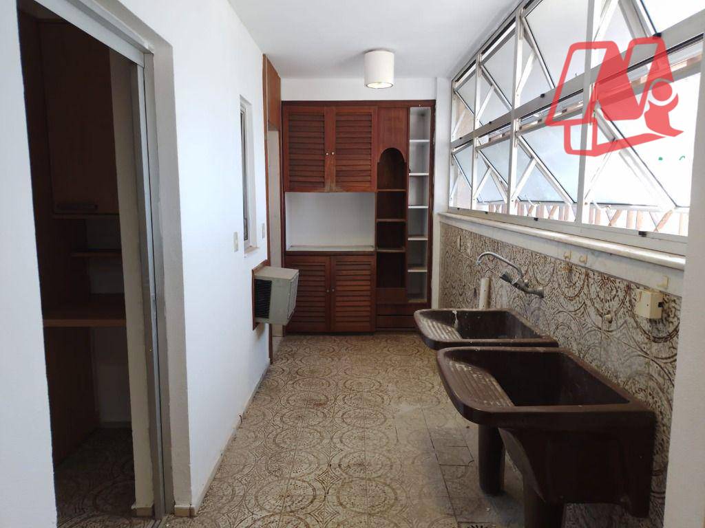 Casa à venda e aluguel com 3 quartos, 371m² - Foto 43