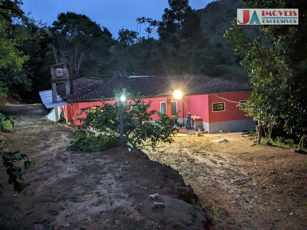 Fazenda à venda com 4 quartos, 700m² - Foto 1