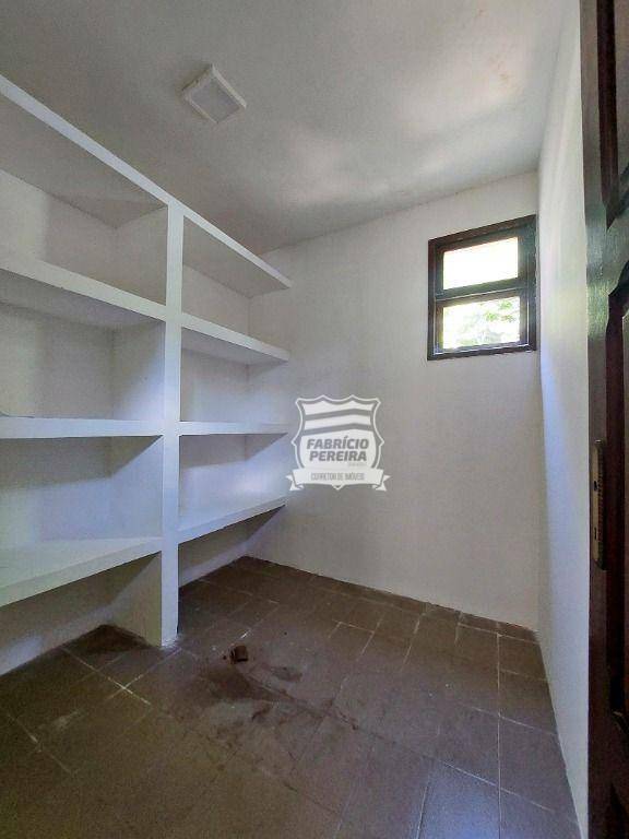 Casa à venda com 6 quartos, 300m² - Foto 57