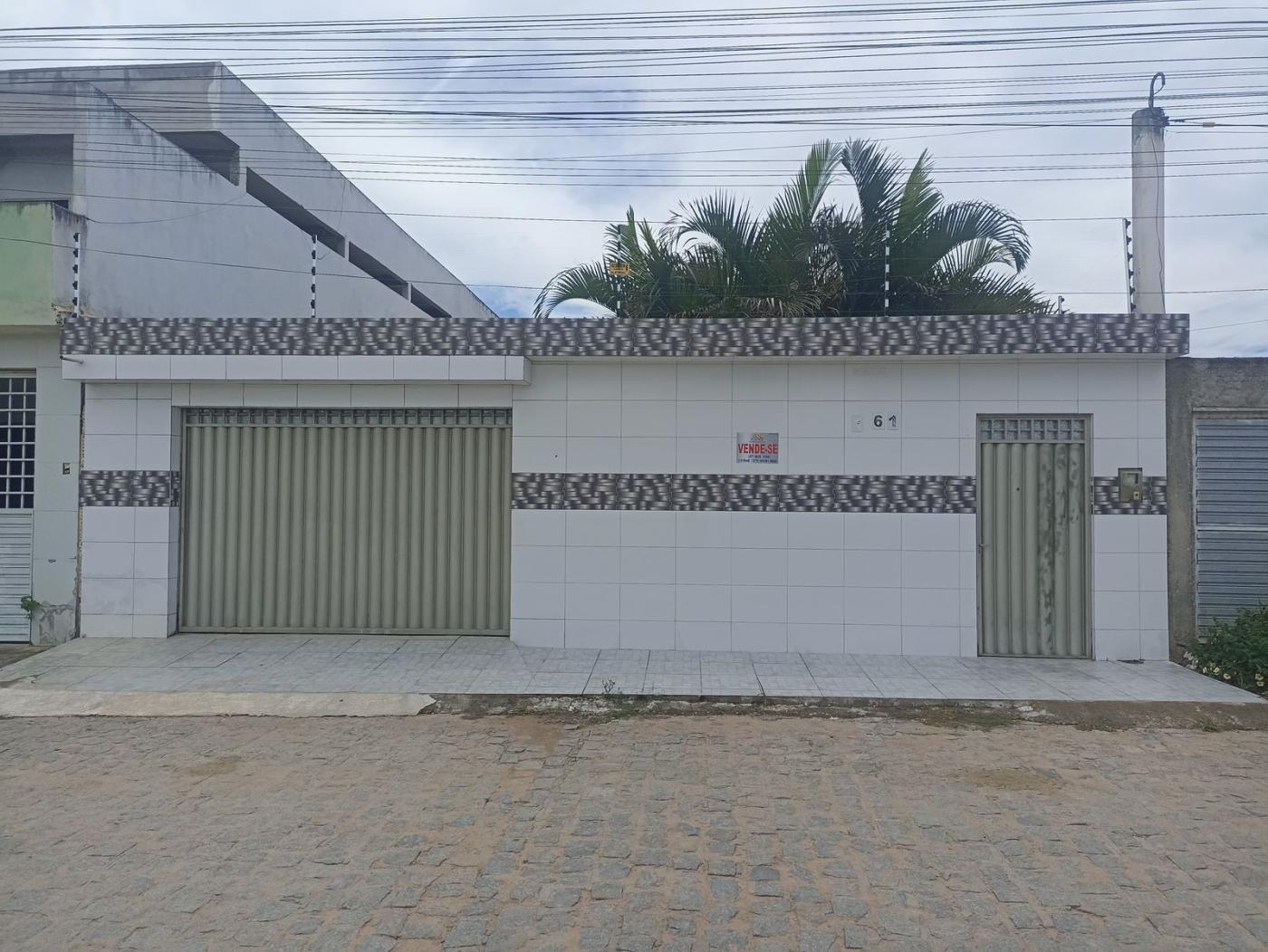 Casa à venda com 3 quartos, 200m² - Foto 1