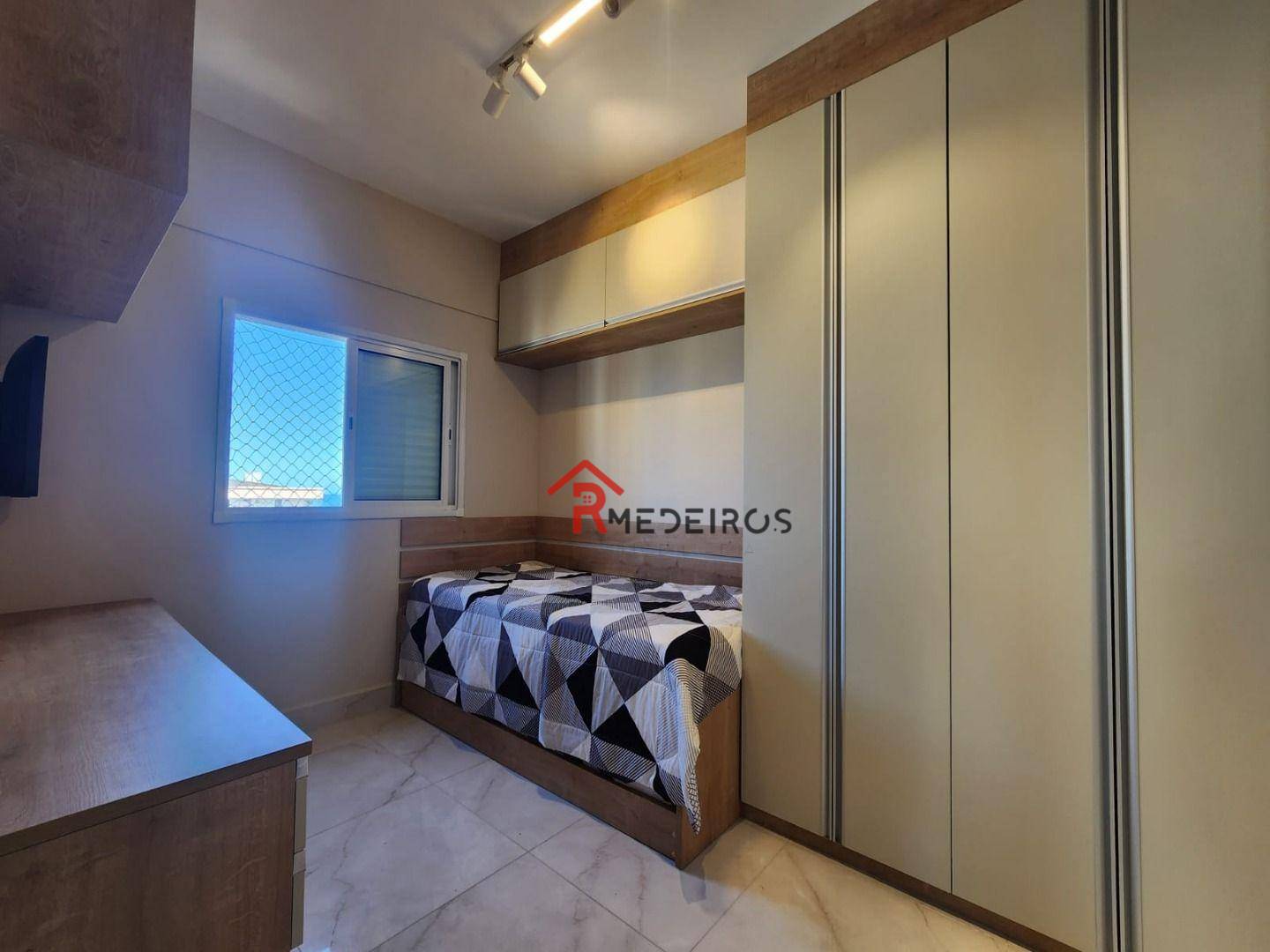 Apartamento à venda com 2 quartos, 70m² - Foto 15