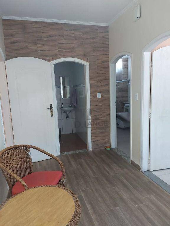 Casa para alugar com 4 quartos, 233m² - Foto 26