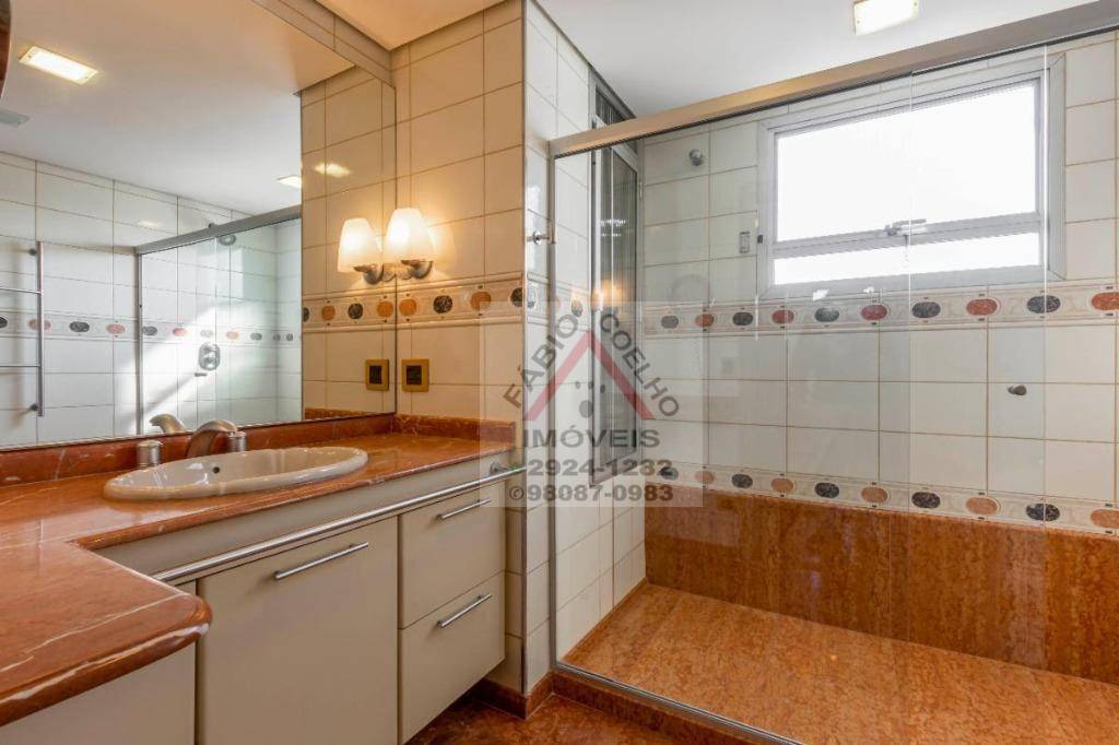 Apartamento à venda com 3 quartos, 236m² - Foto 9