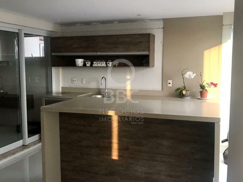 Apartamento à venda com 3 quartos, 234m² - Foto 10