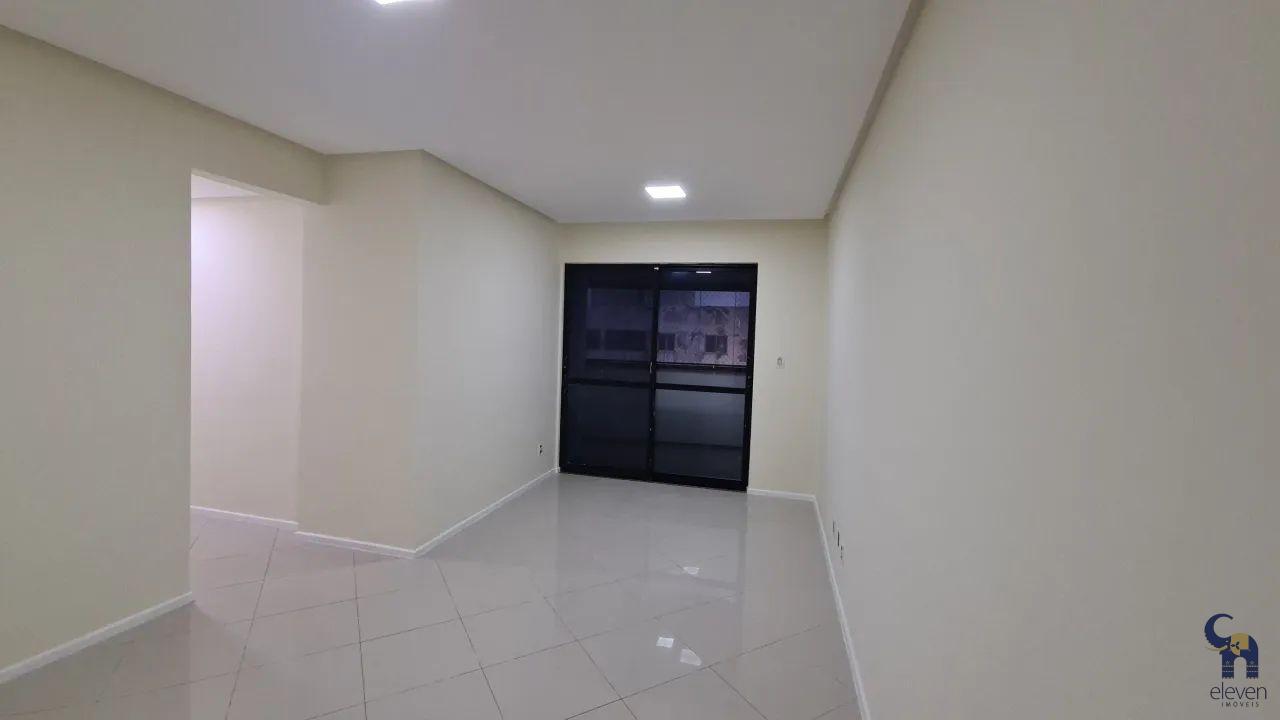 Apartamento à venda com 3 quartos, 77m² - Foto 3