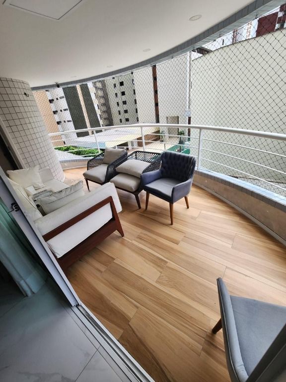 Apartamento à venda com 3 quartos, 220m² - Foto 4