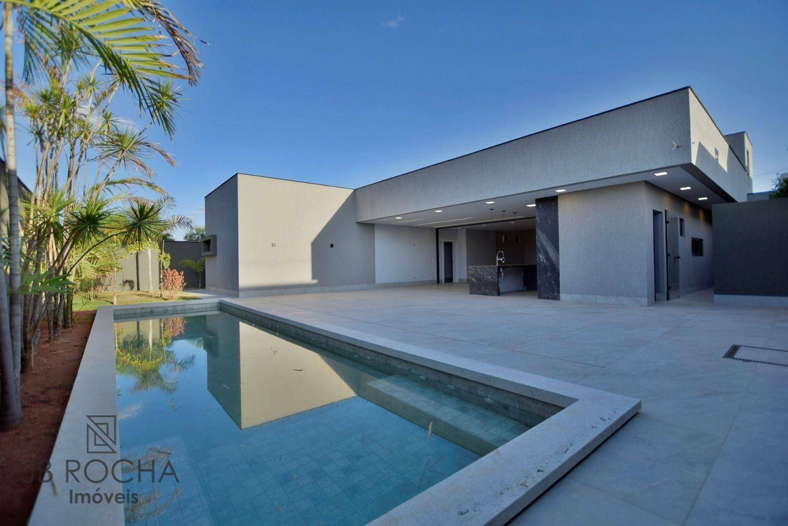 Casa de Condomínio à venda com 4 quartos, 450m² - Foto 2