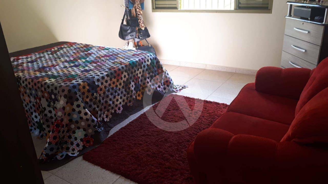 Casa à venda com 2 quartos, 170m² - Foto 13