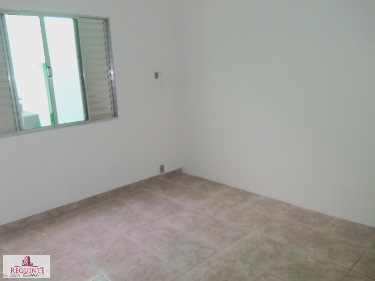 Casa para alugar com 1 quarto, 90m² - Foto 8