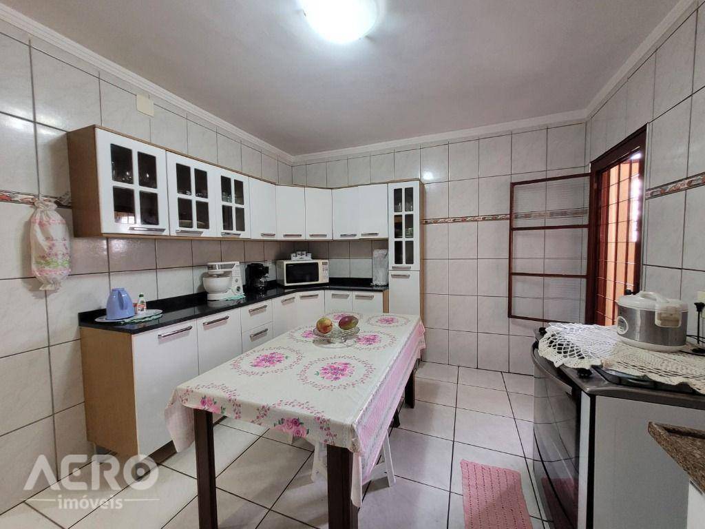 Casa à venda com 2 quartos, 80m² - Foto 14