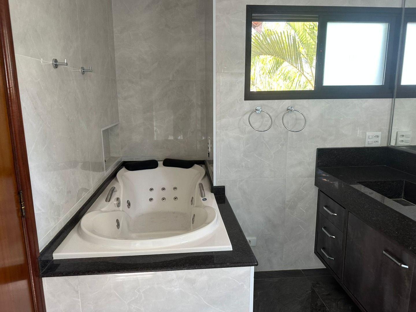 Casa para alugar com 4 quartos, 460m² - Foto 17