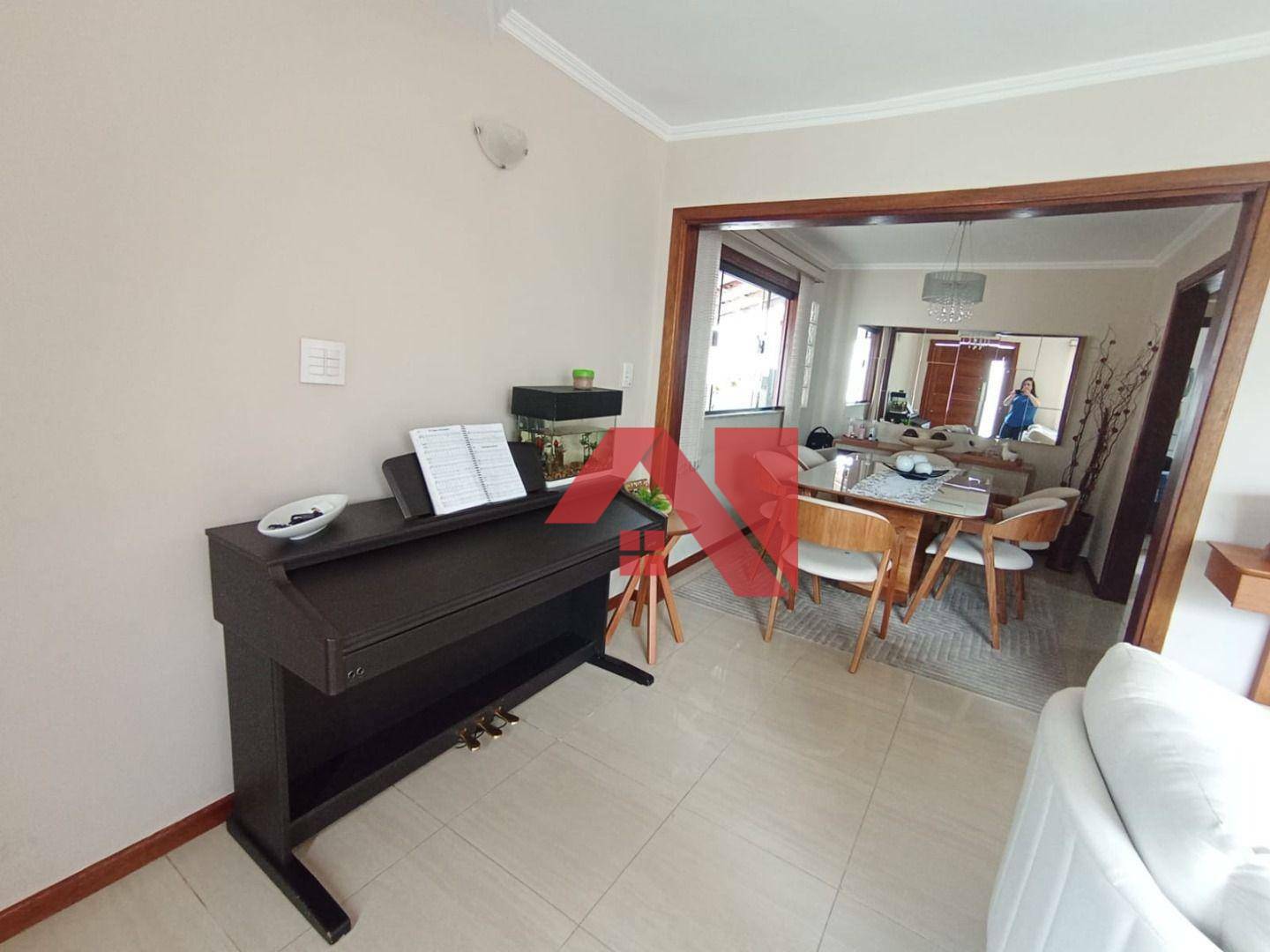 Casa à venda com 2 quartos, 180m² - Foto 6