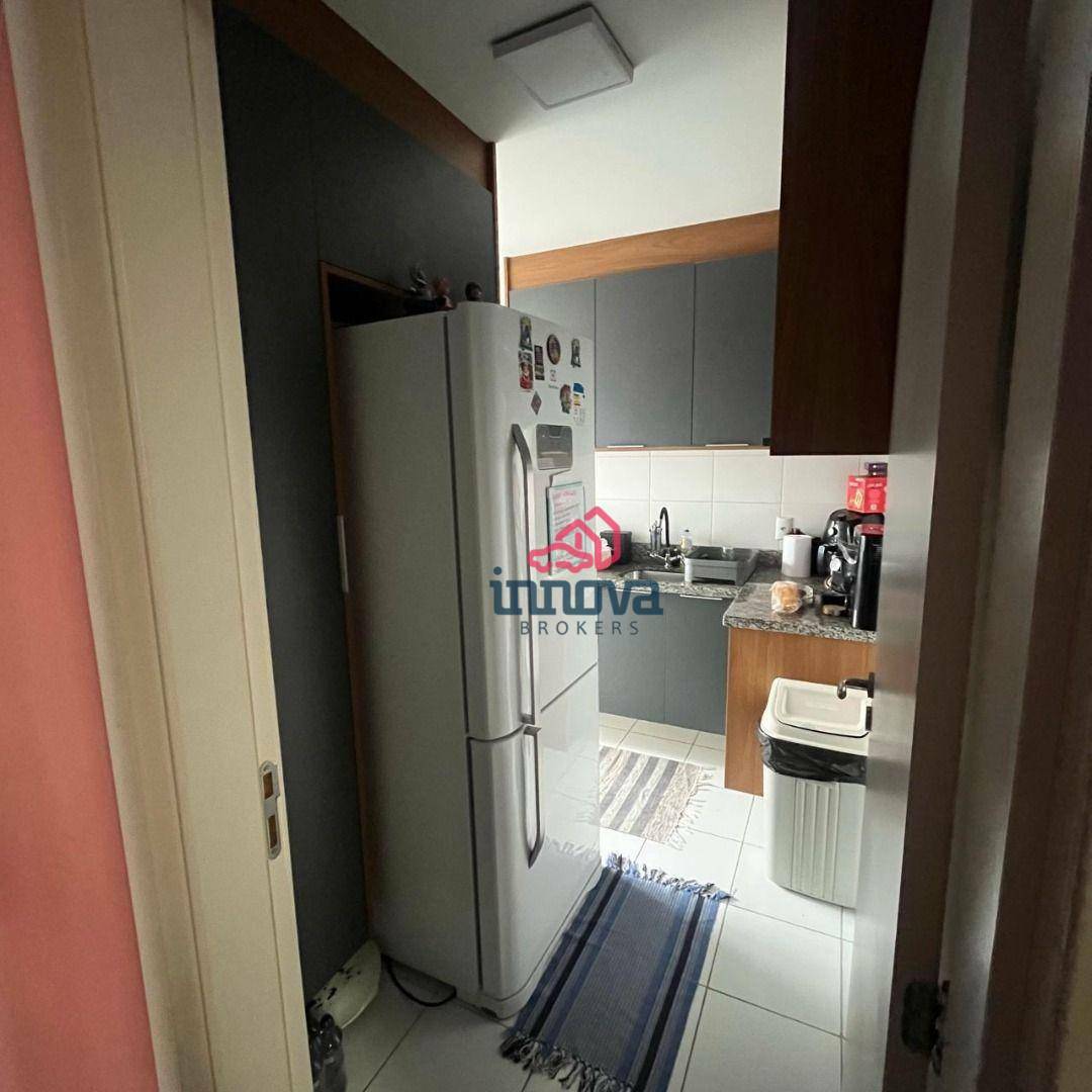 Apartamento à venda com 2 quartos, 58m² - Foto 4