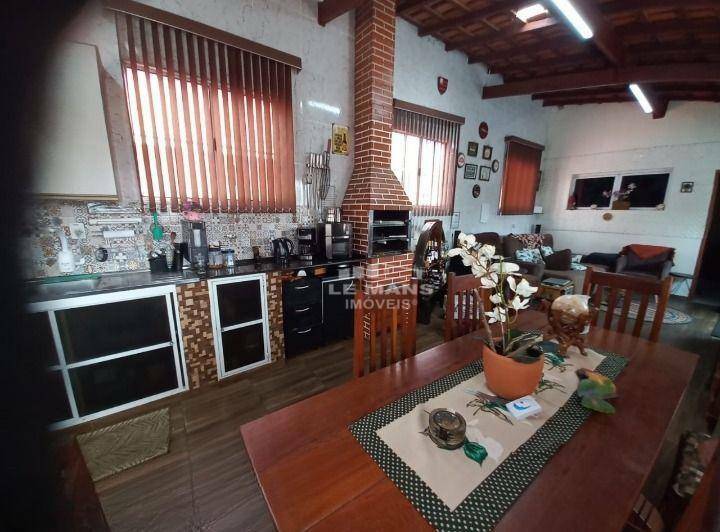 Casa à venda com 3 quartos, 250m² - Foto 25