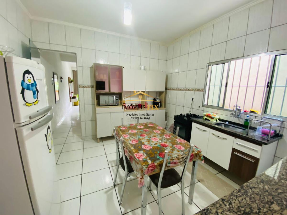 Casa à venda com 3 quartos, 180m² - Foto 4