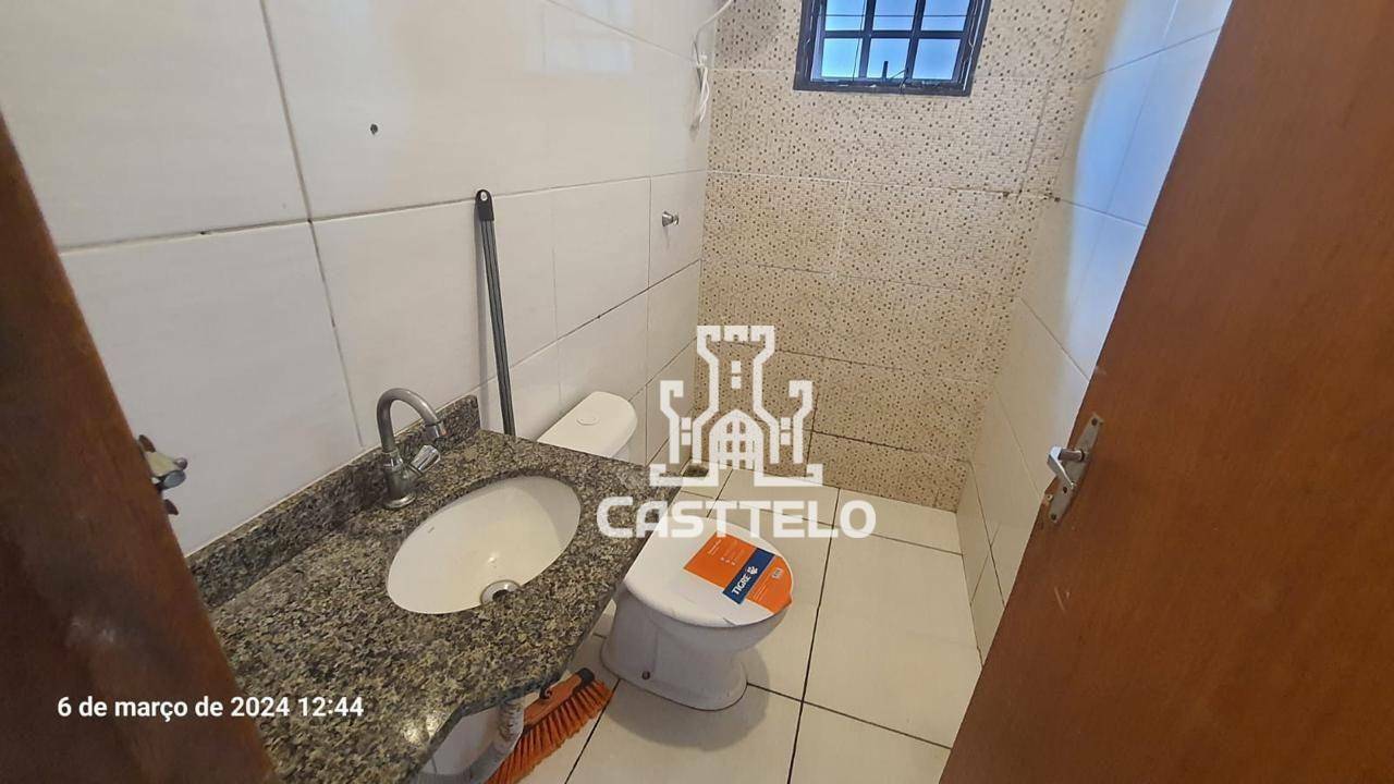 Casa à venda com 2 quartos, 60m² - Foto 8